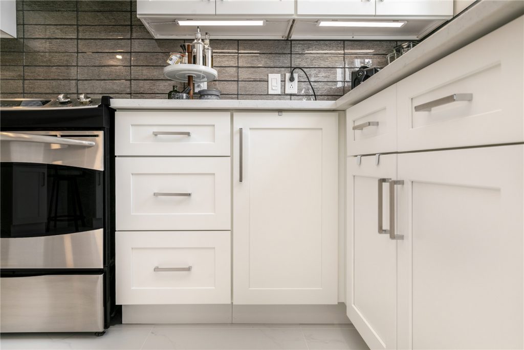 Why Choose Matte White Modern Kitchen, What Finish For White Kitchen Cabinets